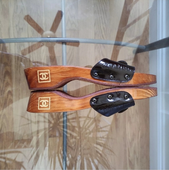 Chanel CC Logo 40/8.5 Parent Leather Buckled Slide Sandals 40/8.5 Dark Brown - Picture 3 of 15